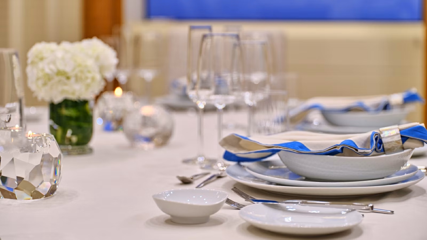 Main Dining 01.jpg