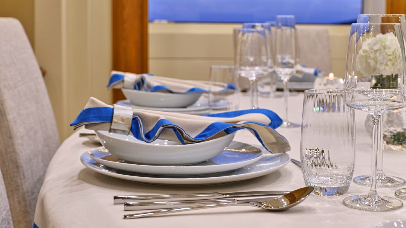 Main Dining 02.jpg