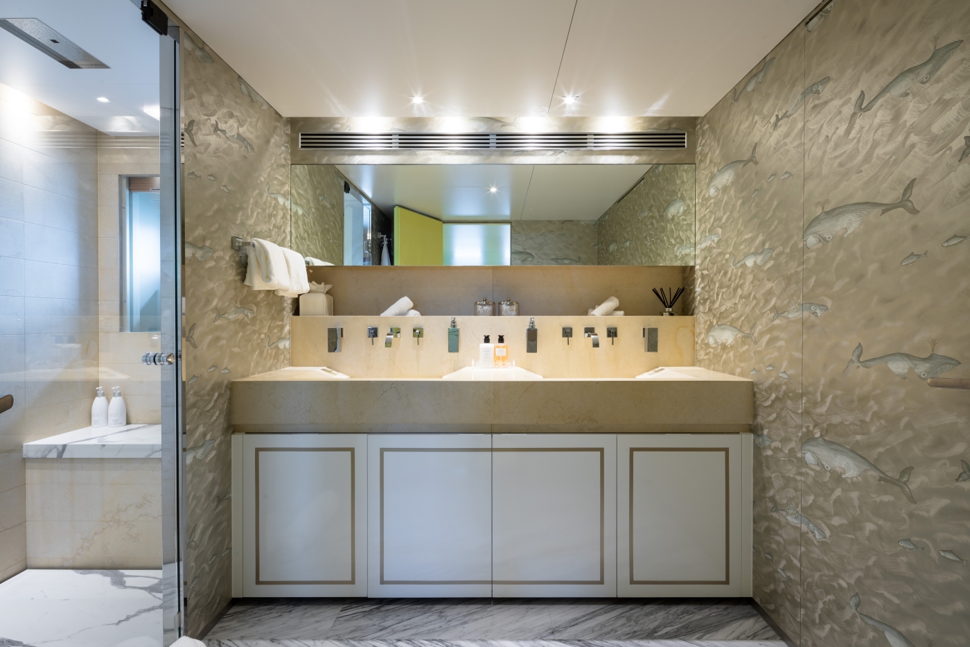 Master Bathroom 03.jpg