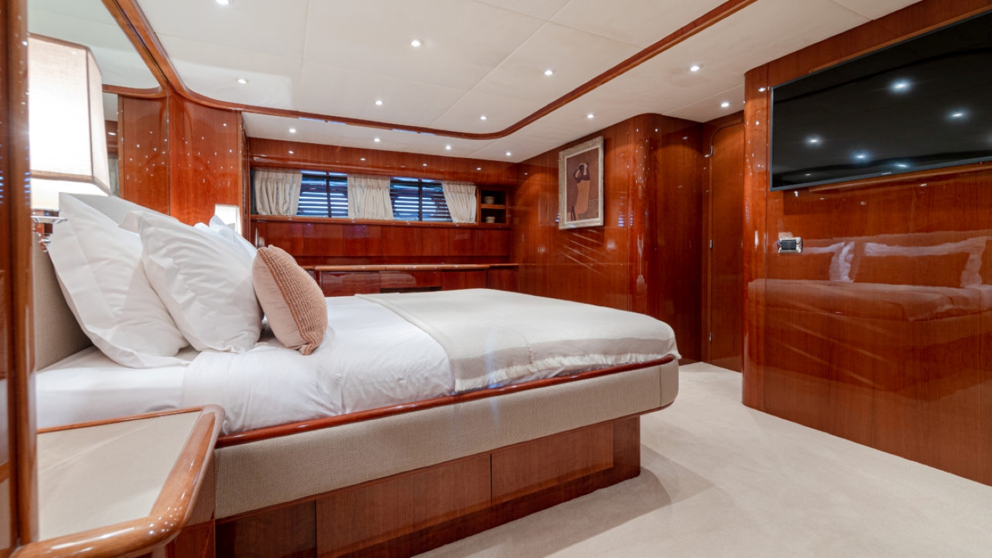 Master Stateroom 02.jpg