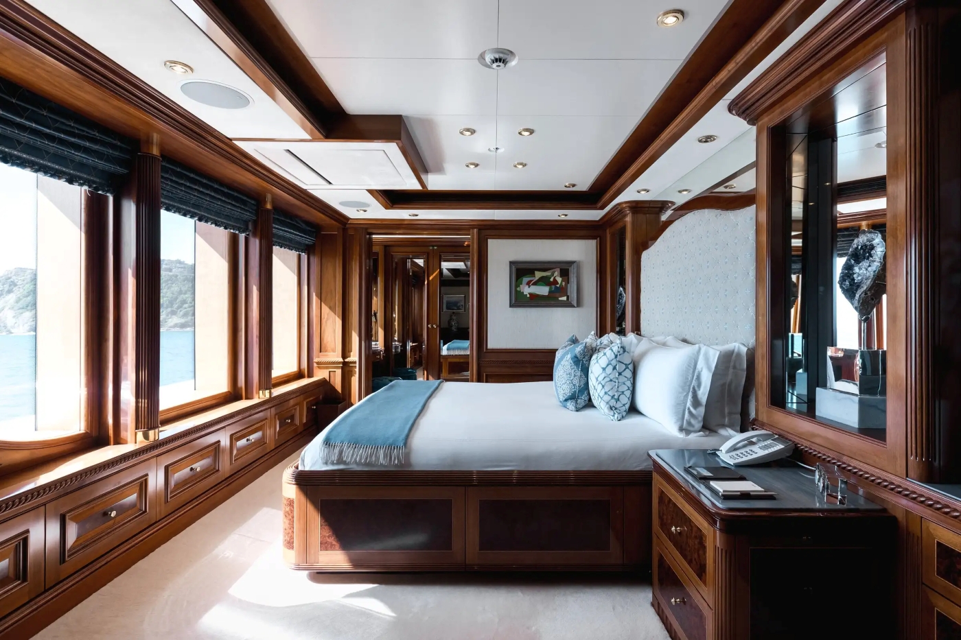 Master stateroom 03.jpg