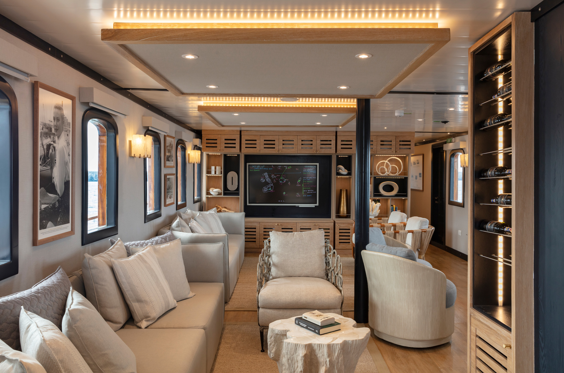 Monaco saloon .jpg