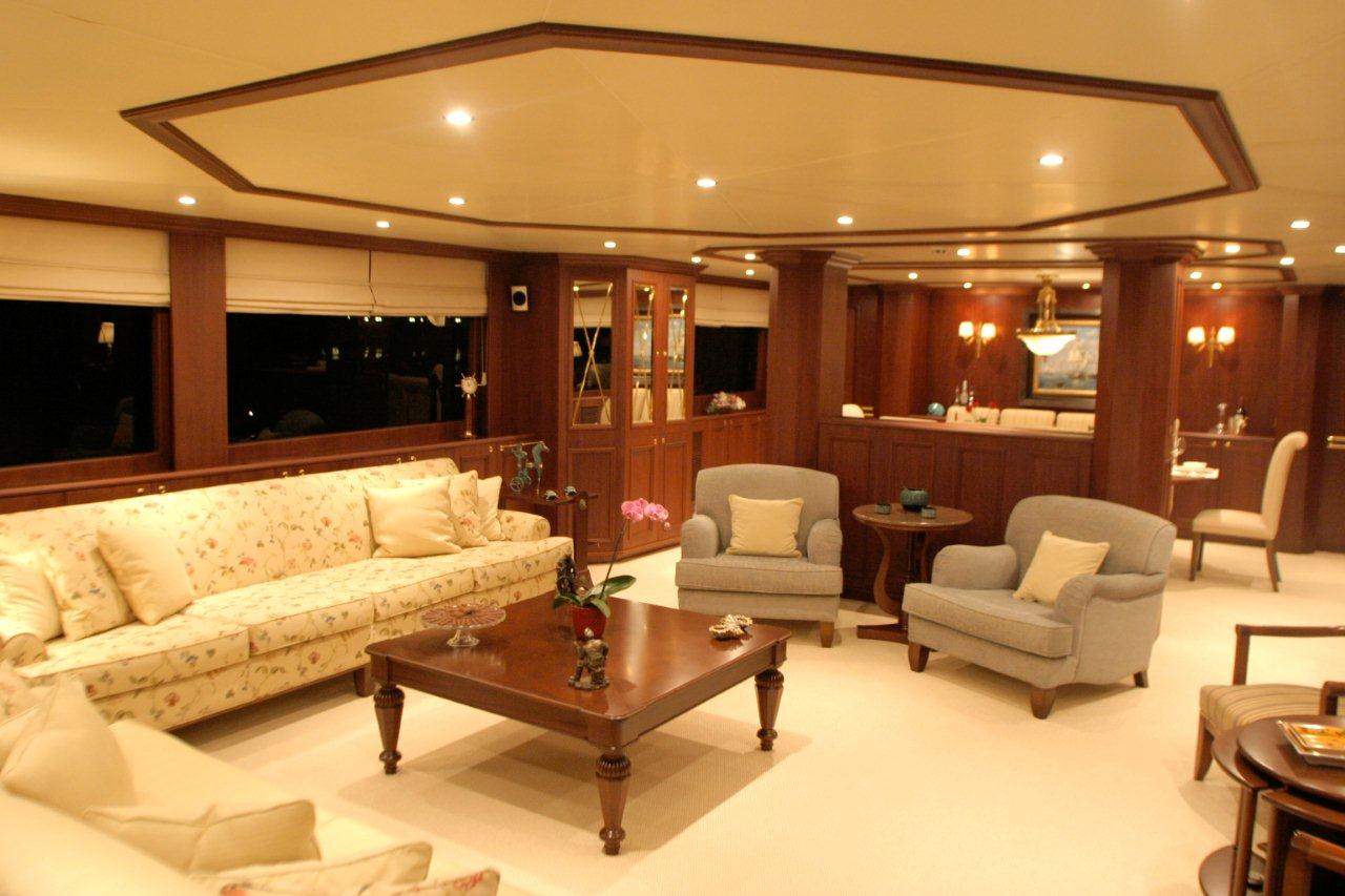 Saloon2(7).jpg