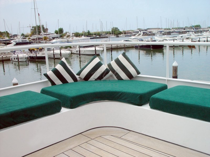Side Deck.jpg