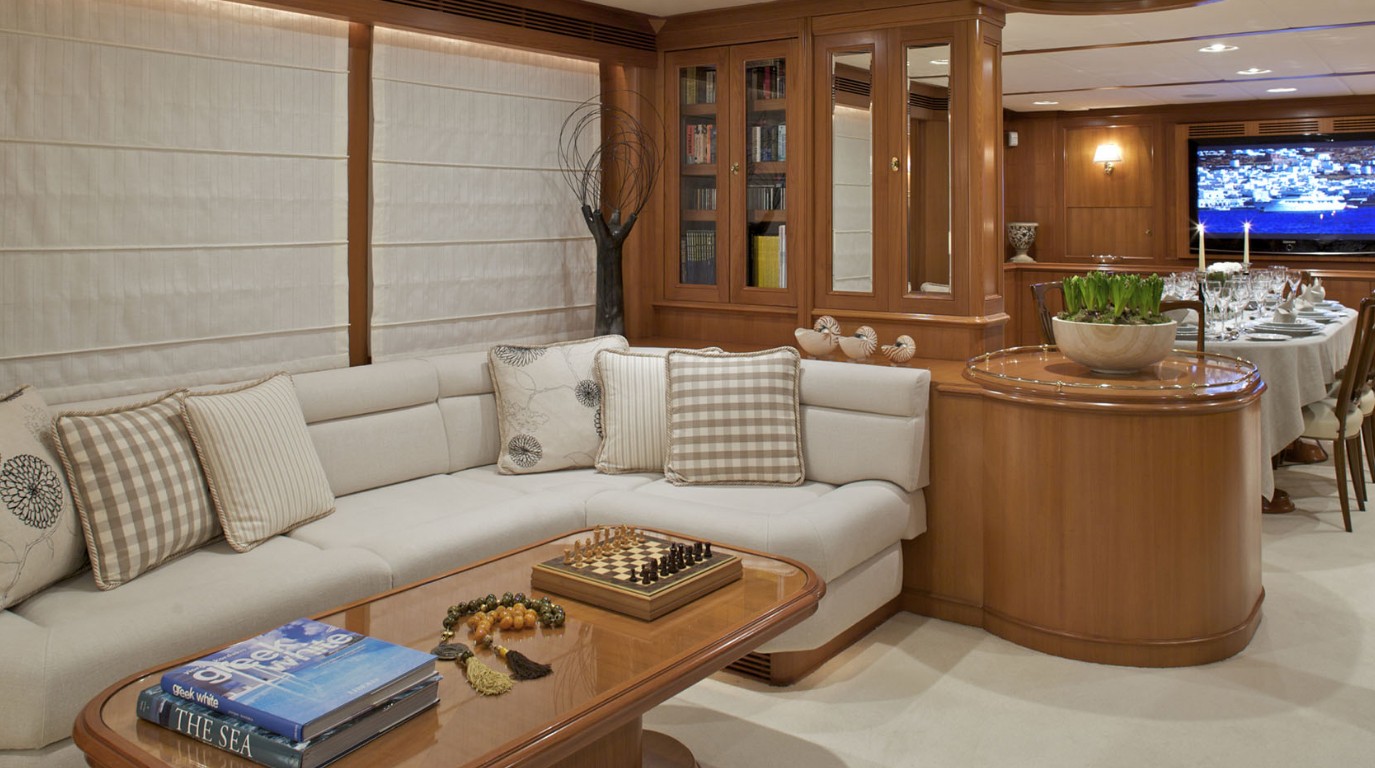 Skylounge area 2.jpg