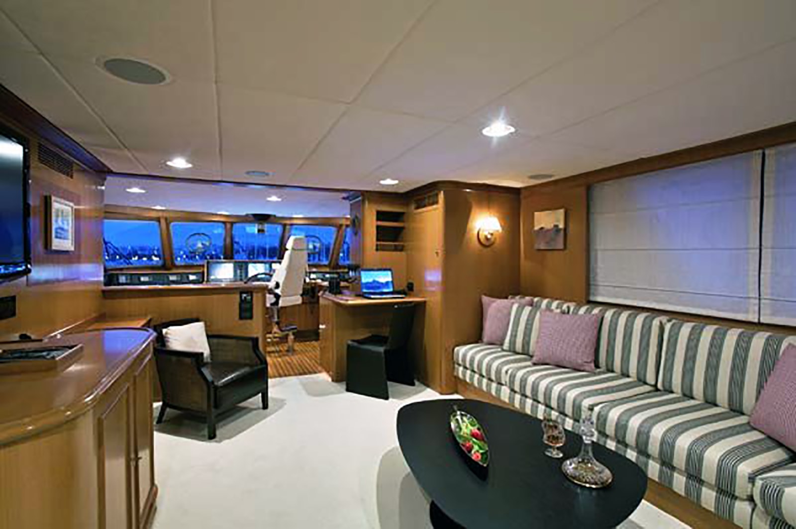 Skylounge area.jpg