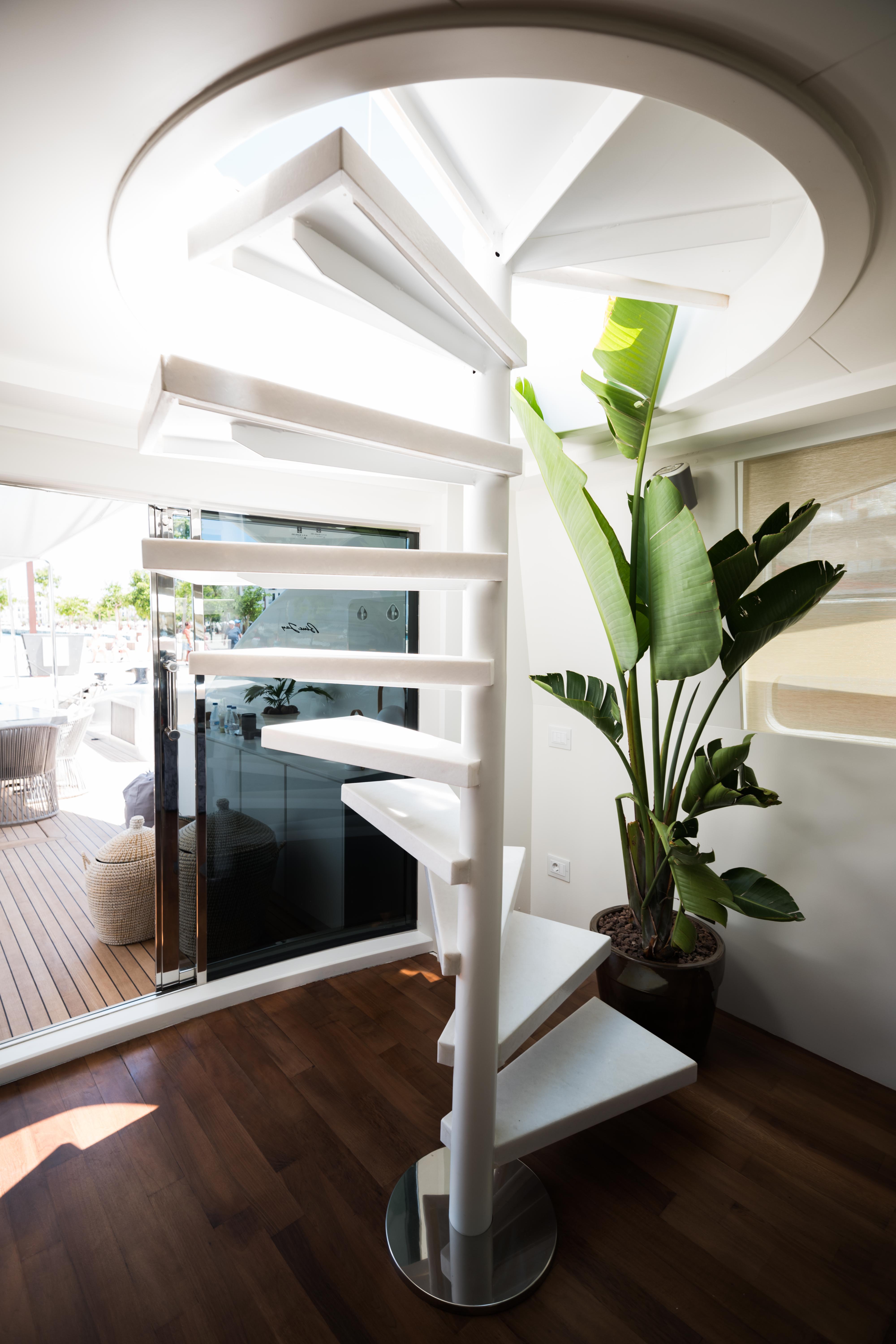Steps to the upper deck.jpg