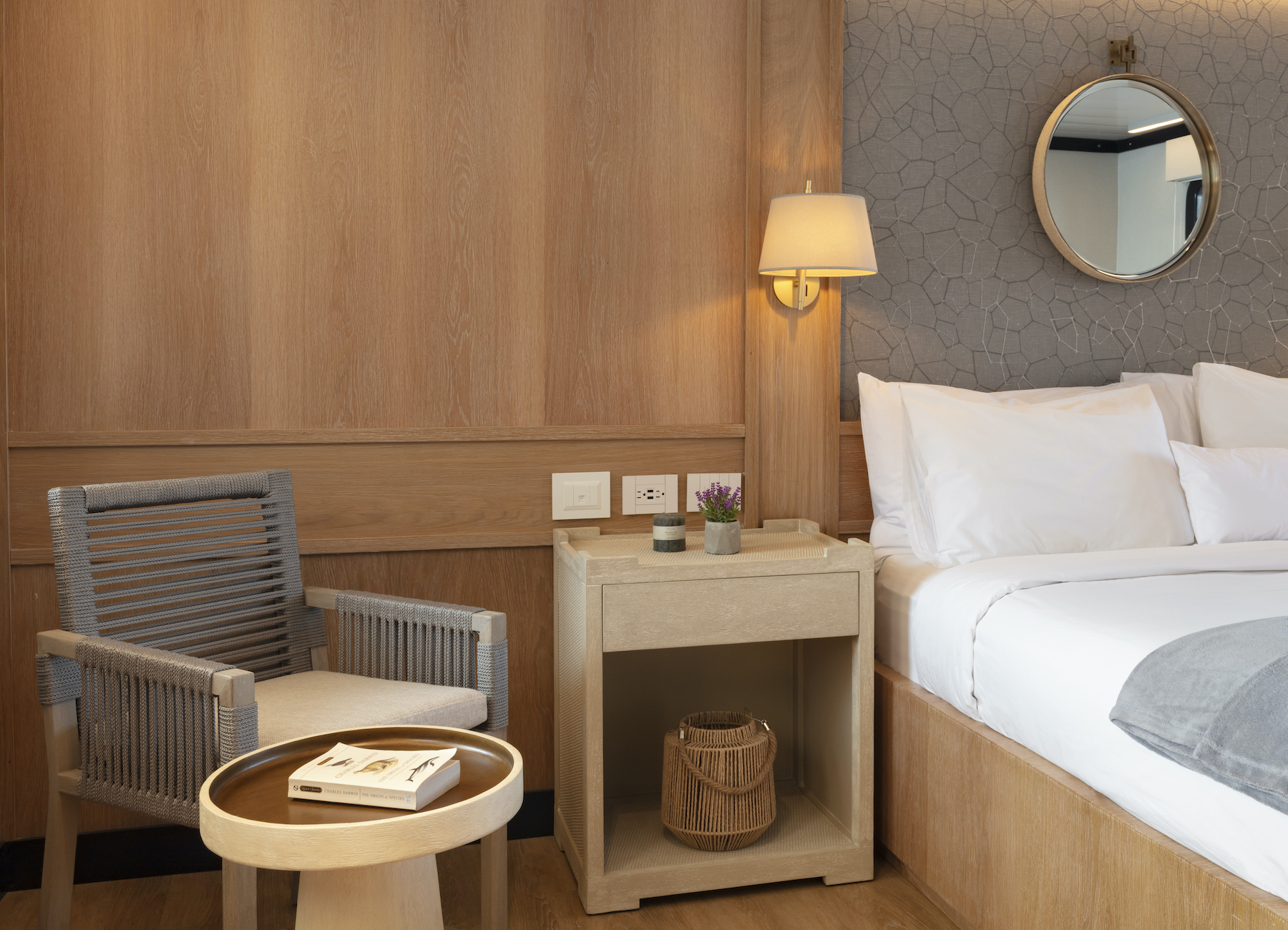 Suite sitting area .jpg