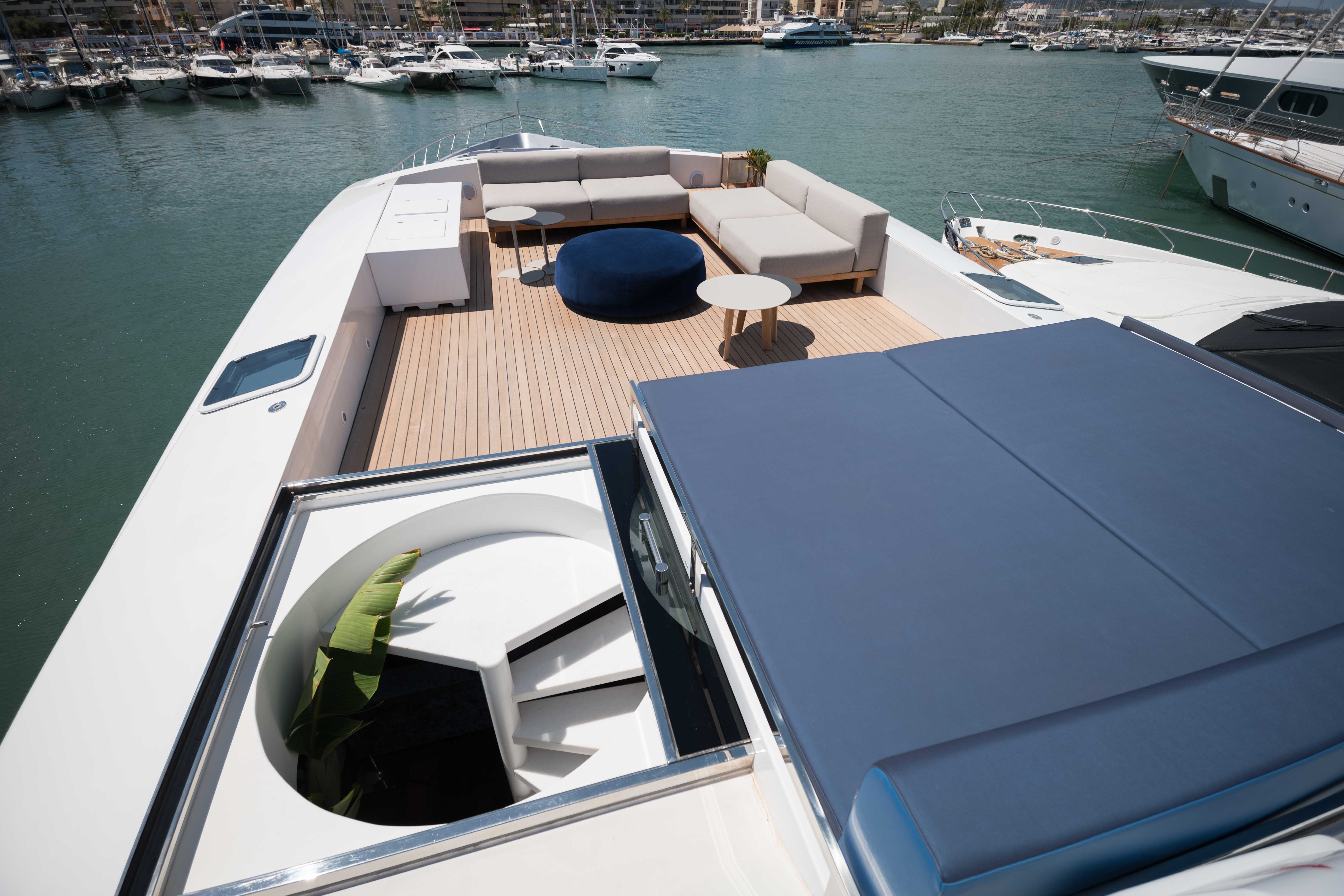 Sundeck with sunpads.jpg