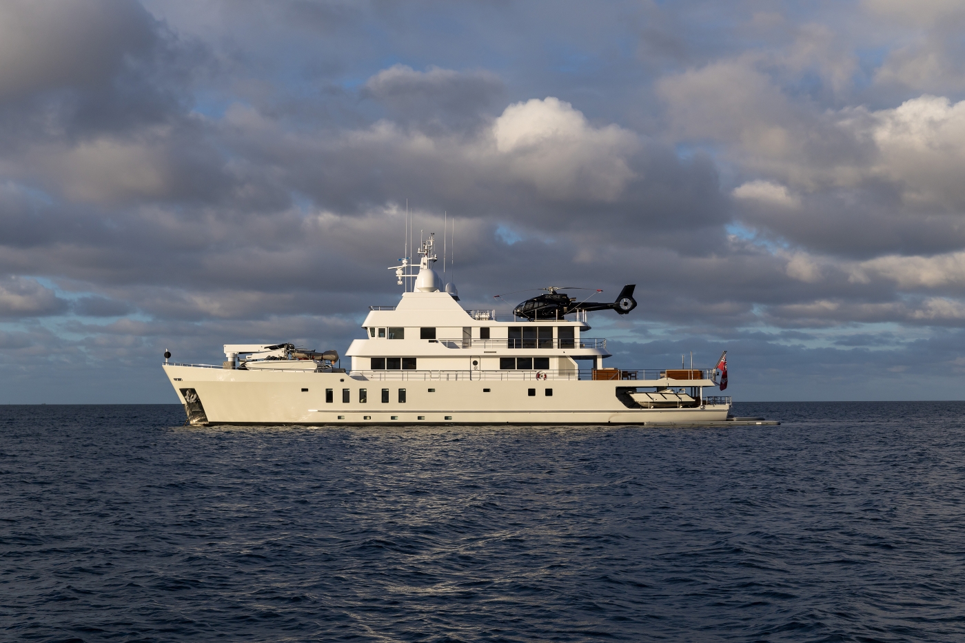 Superyacht JEMASA.jpg