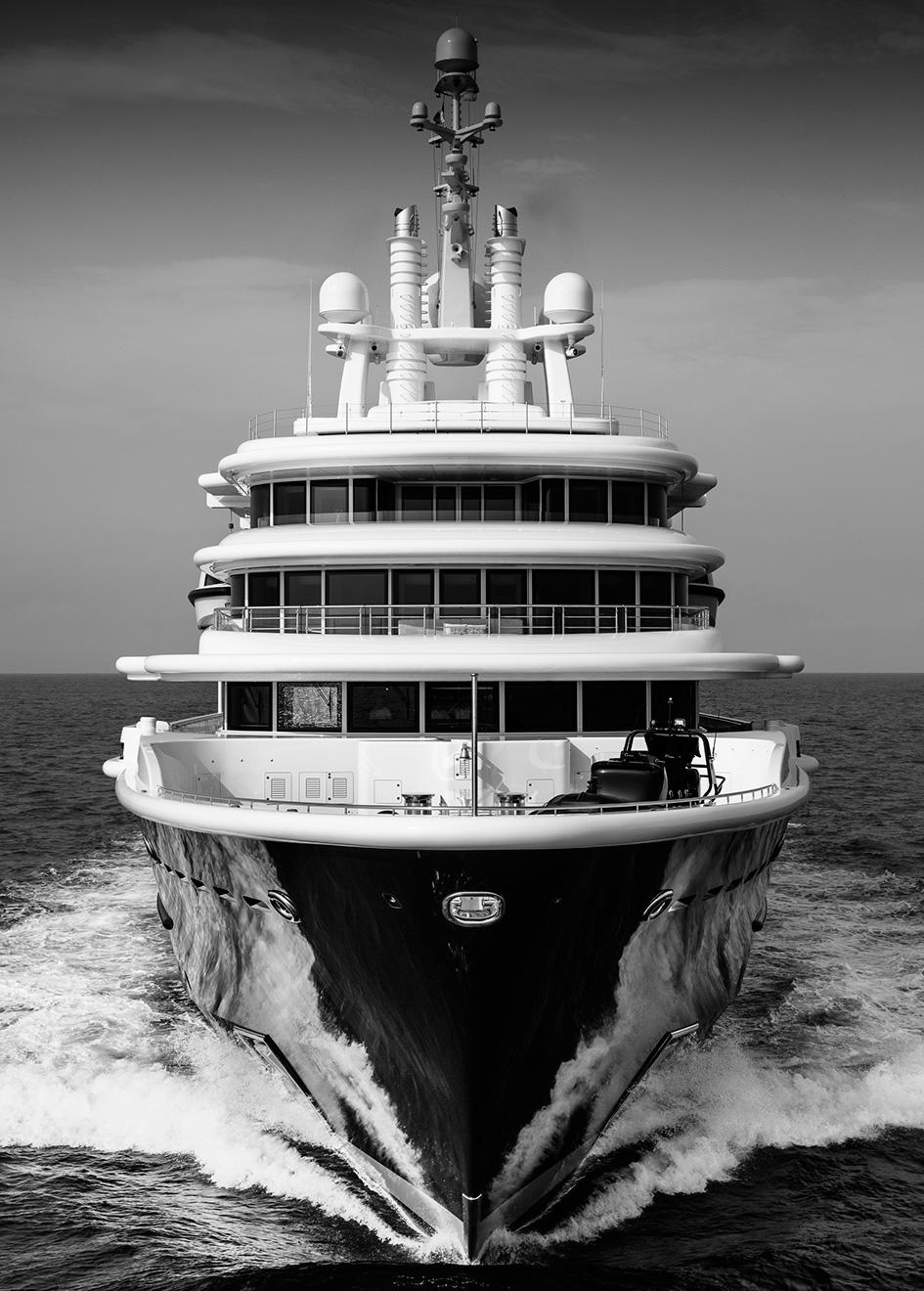 Superyacht-Luna-lloyd-werft-bow-tall-credit-Guillaume-Plisson-1260x1760.jpg