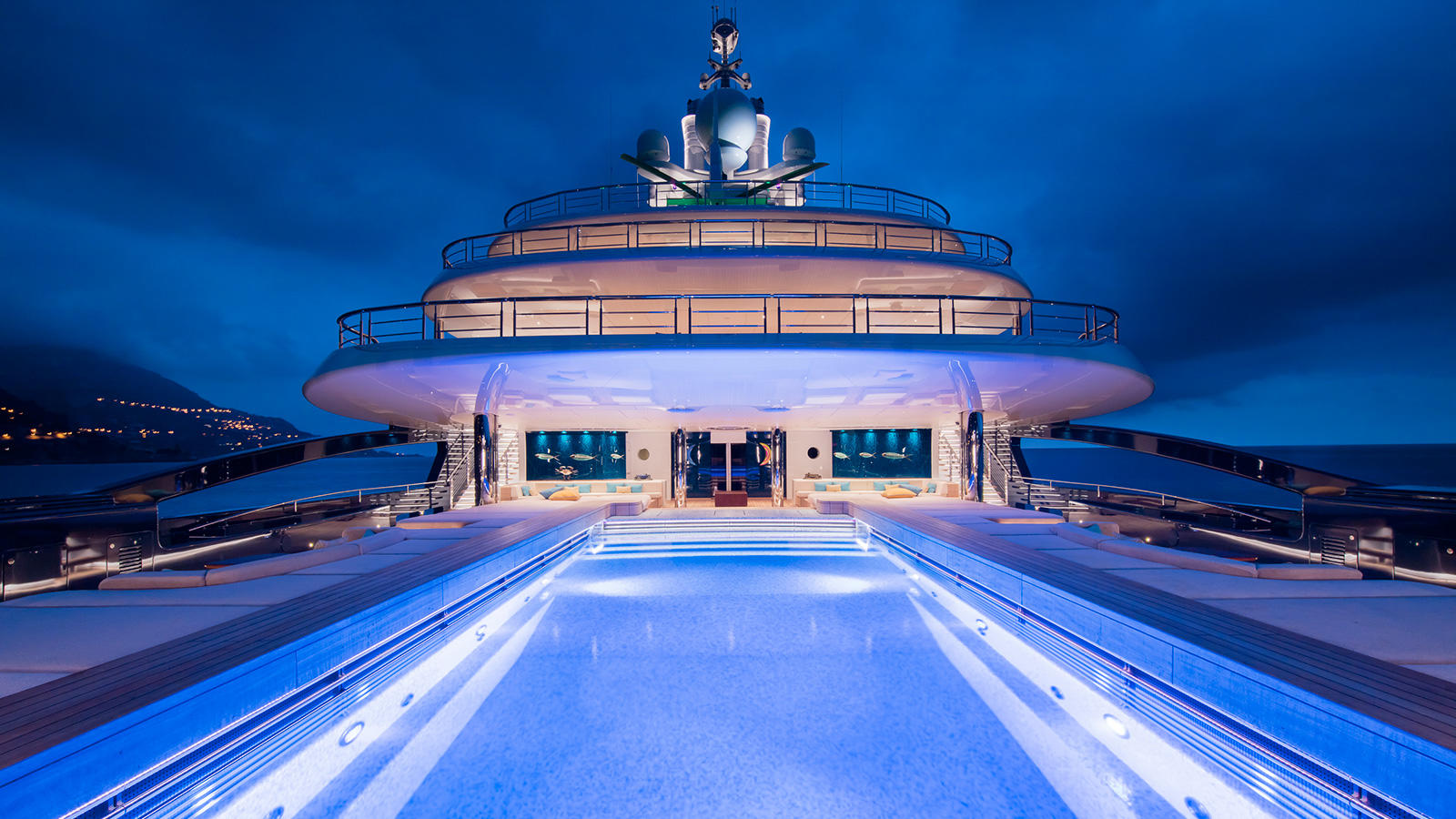 Superyacht-Luna-lloyd-werft-pool-at-night-credit-Guillaume-Plisson-1600x900.jpg