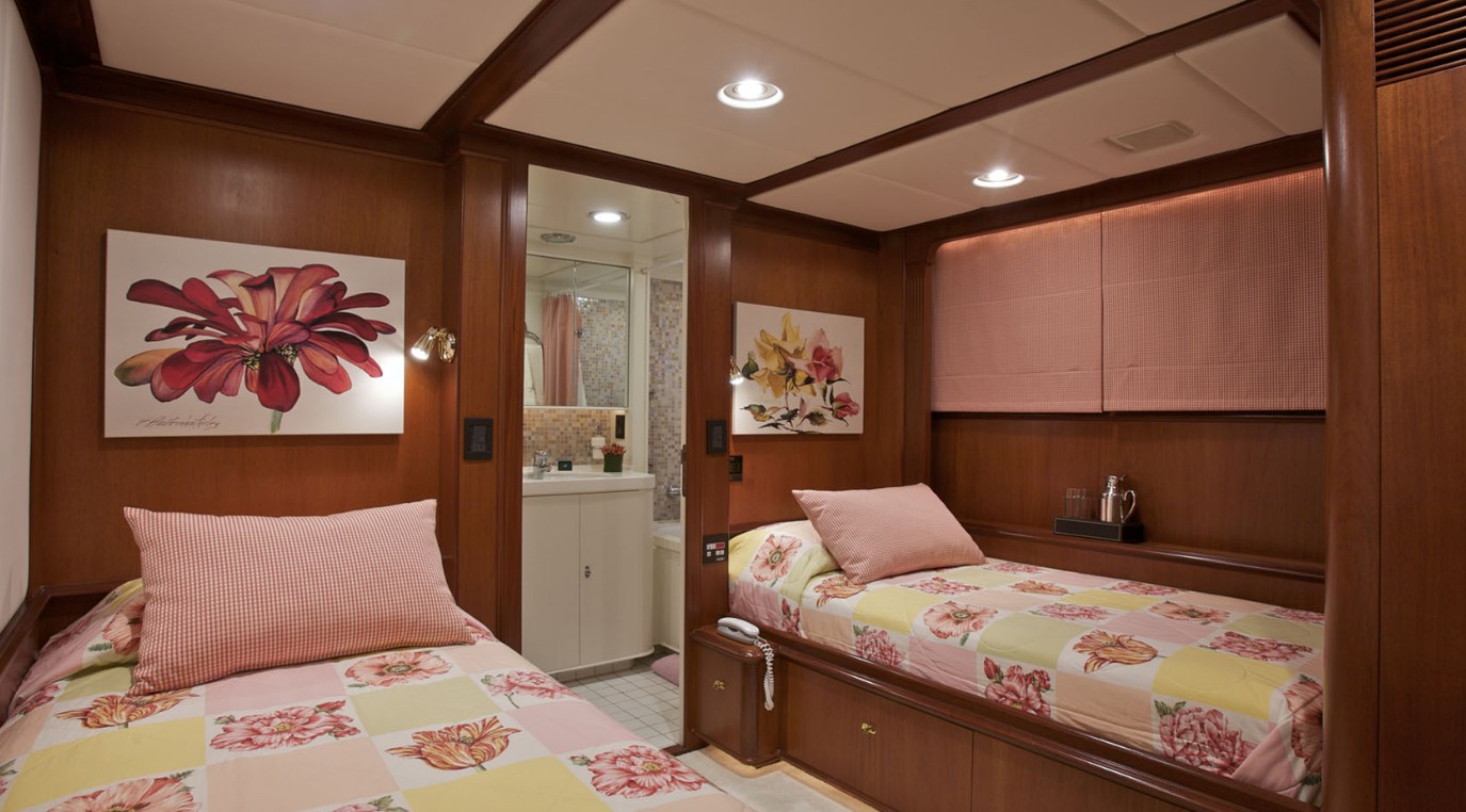 Twin cabin  2.jpg