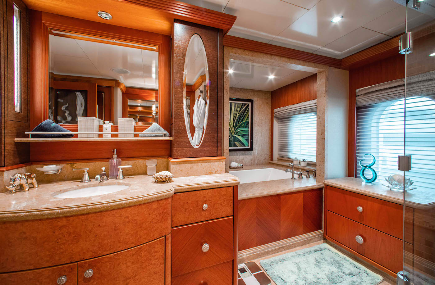 Upper Master - Her bathroom .jpg