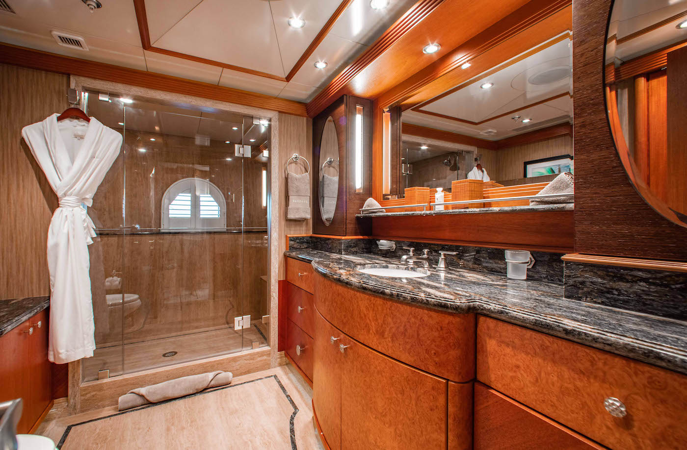 Upper master - his bathroom .jpg