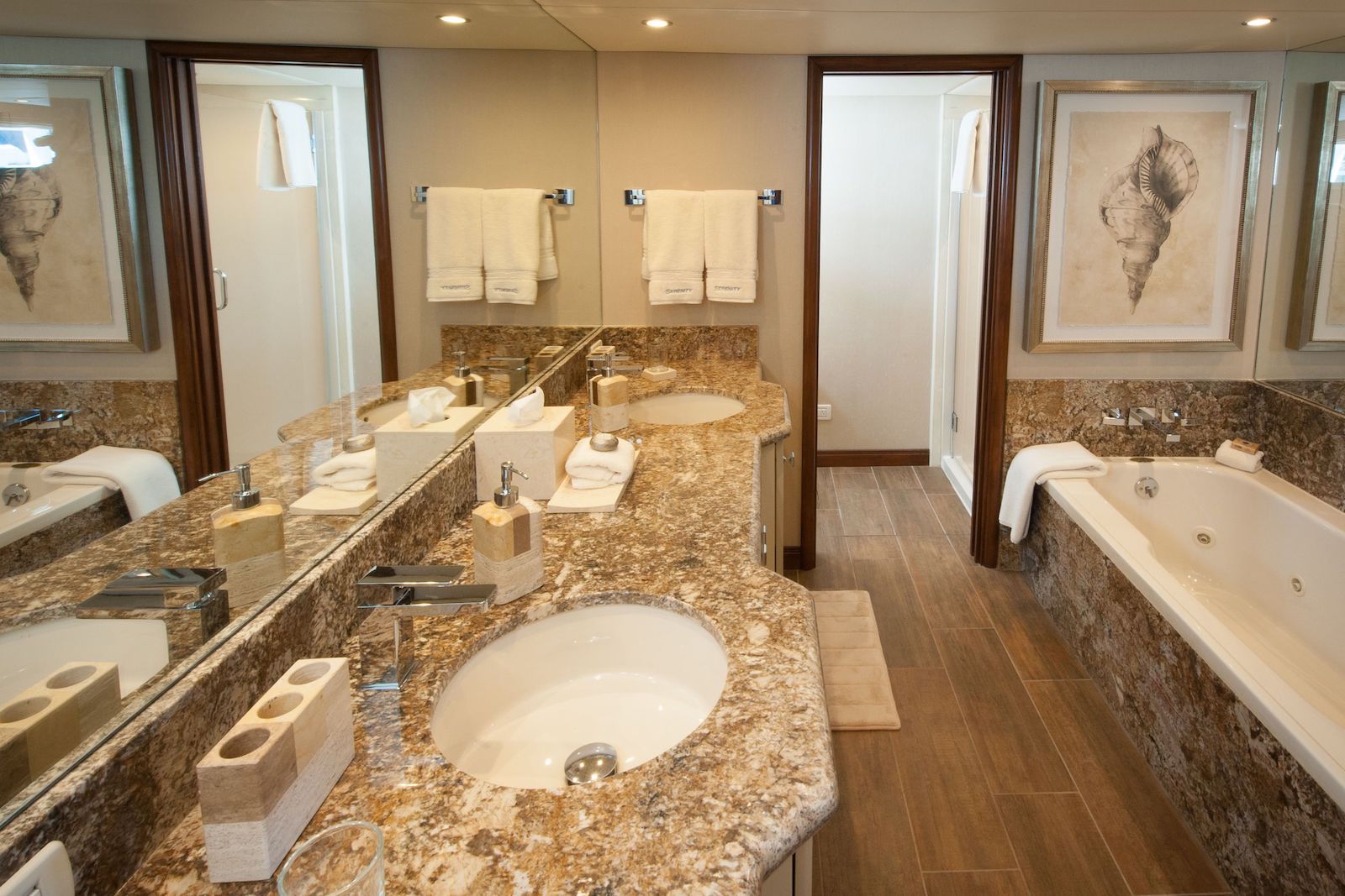 VIP Bath 2.jpg