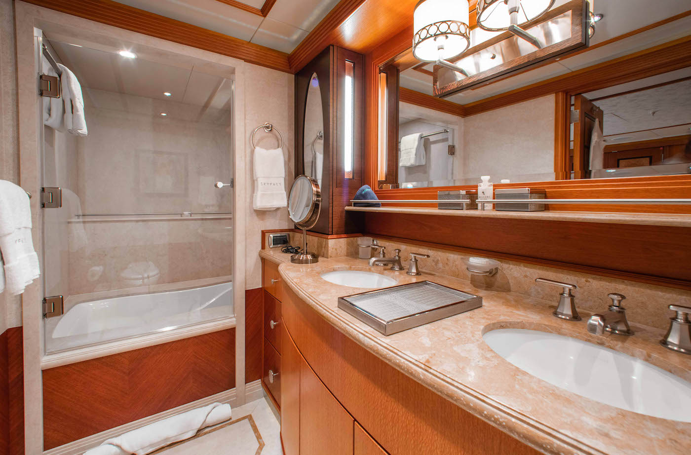 VIP bathroom .jpg