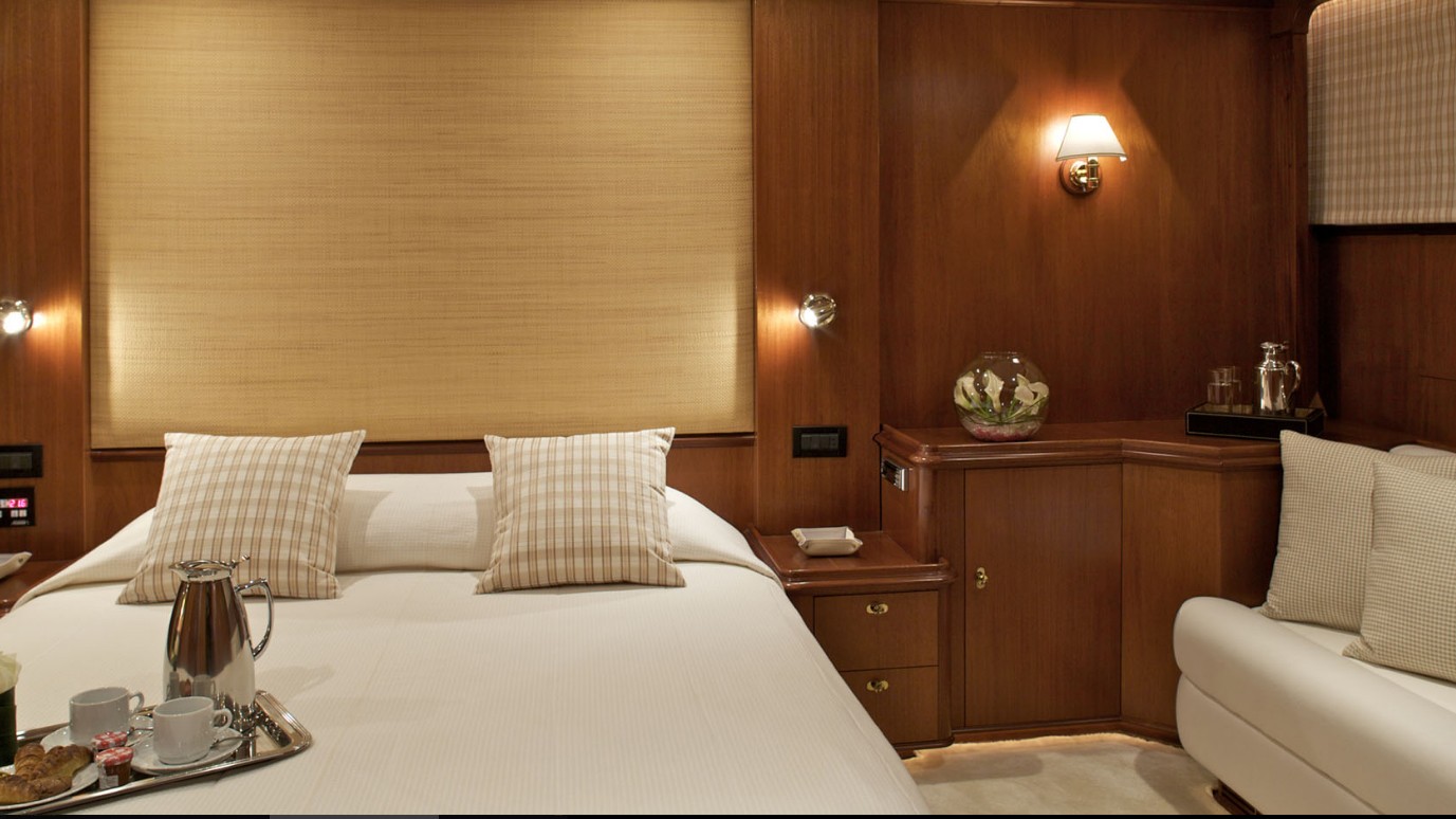 VIP cabin front view.jpg