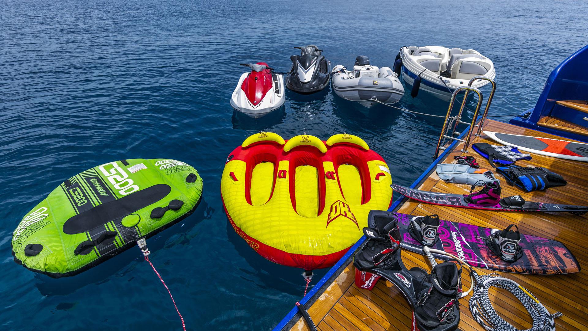Water Toys 09.jpg