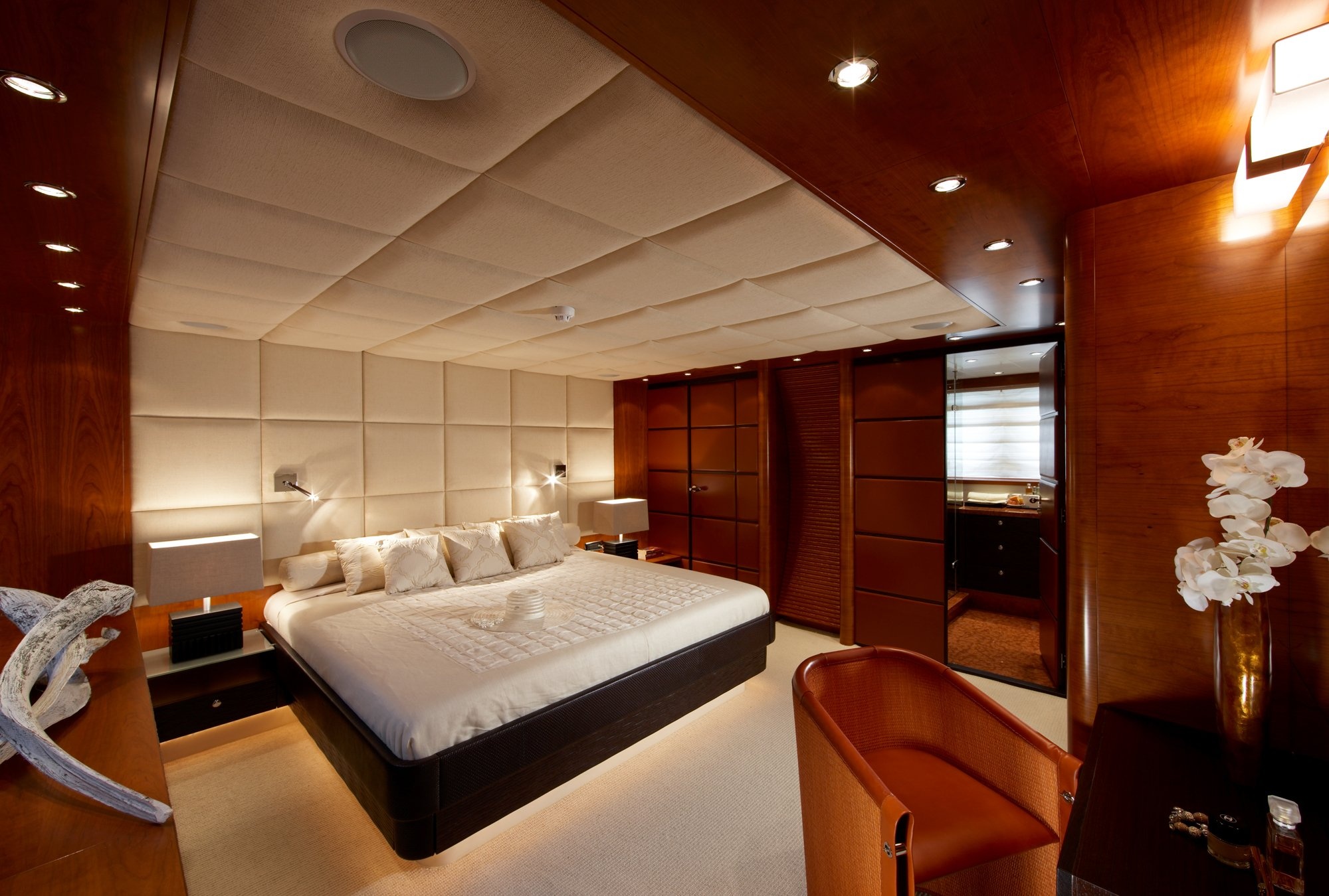 YACHT MAXIMUS by Moonen - accommodation.jpg