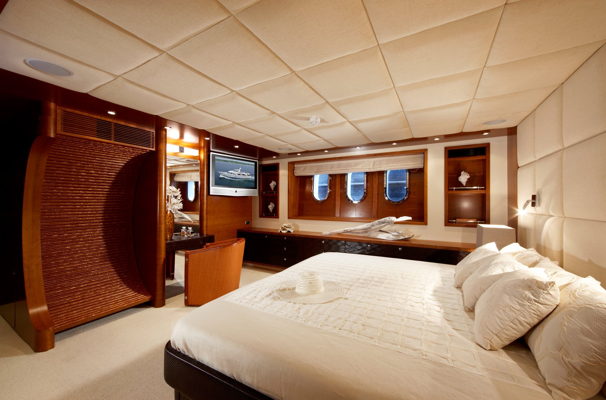 YACHT MAXIMUS by Moonen - master.jpg