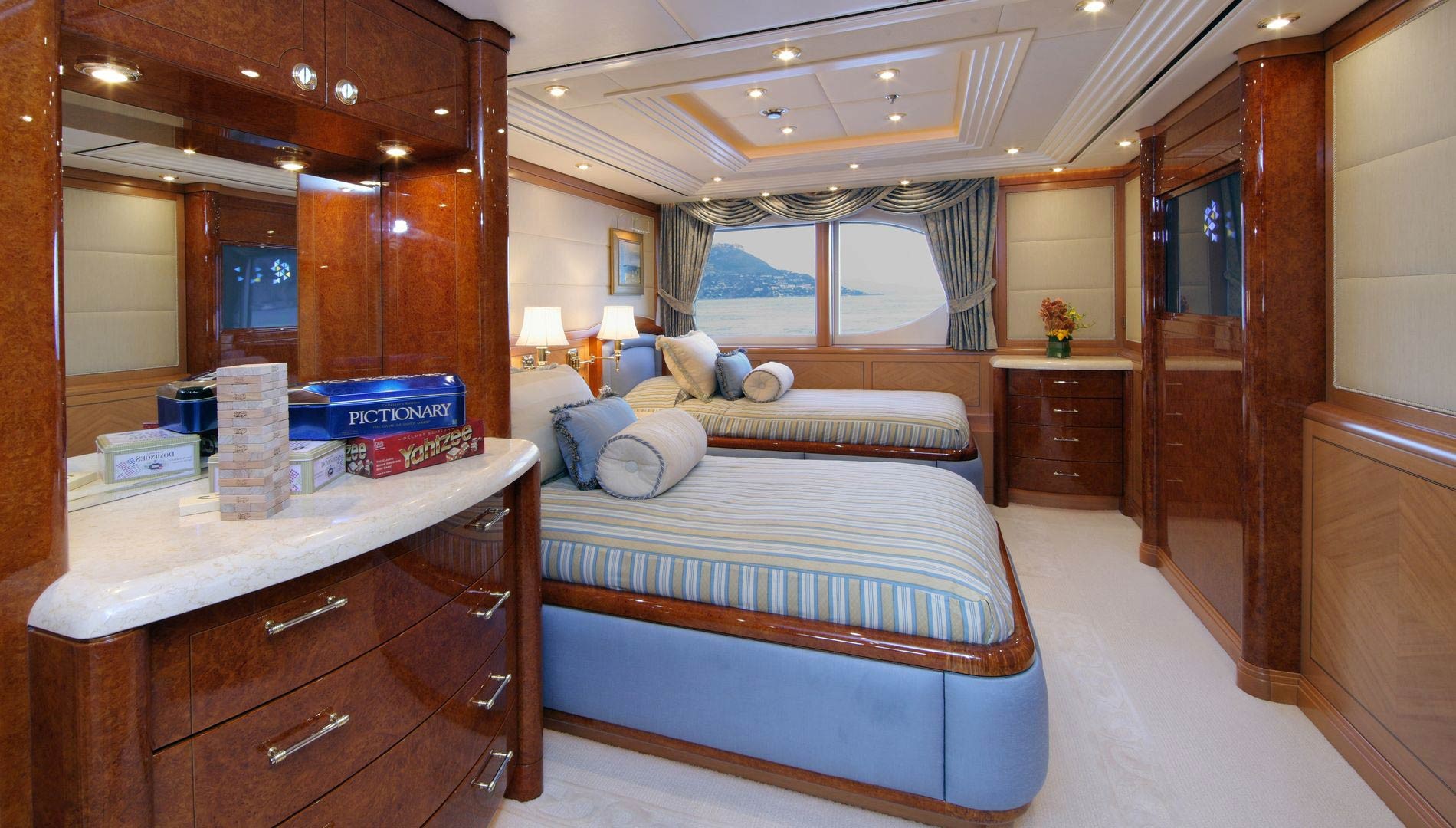 Yacht CAPRI by Lurssen - Twin.jpg