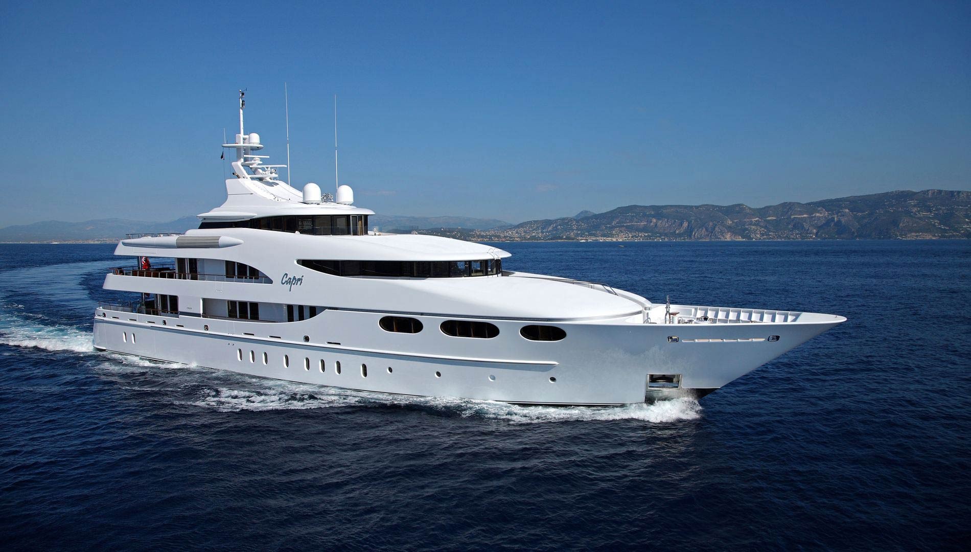 Yacht CAPRI by Lurssen - Underway in the french riviera.jpg