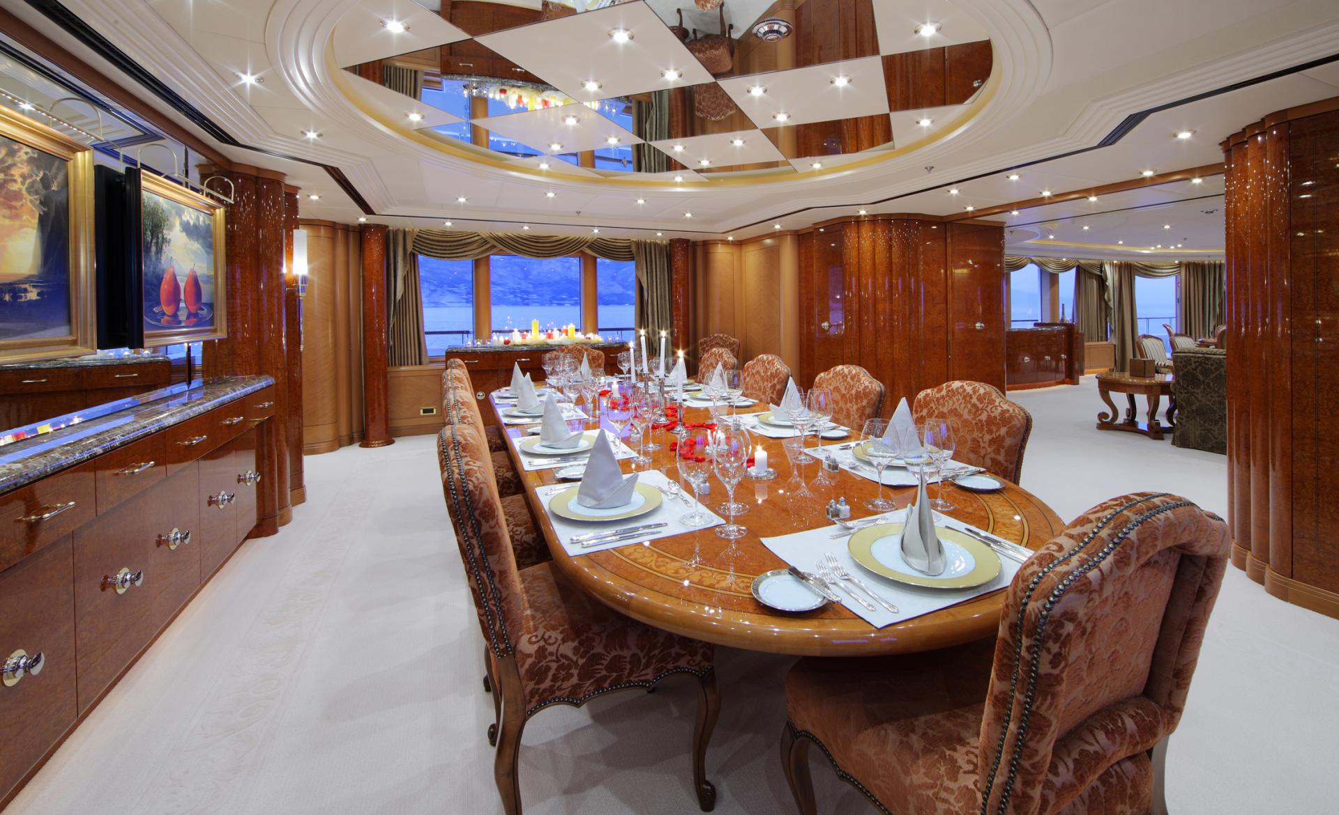 Yacht CAPRI by Lurssen - dining.jpg