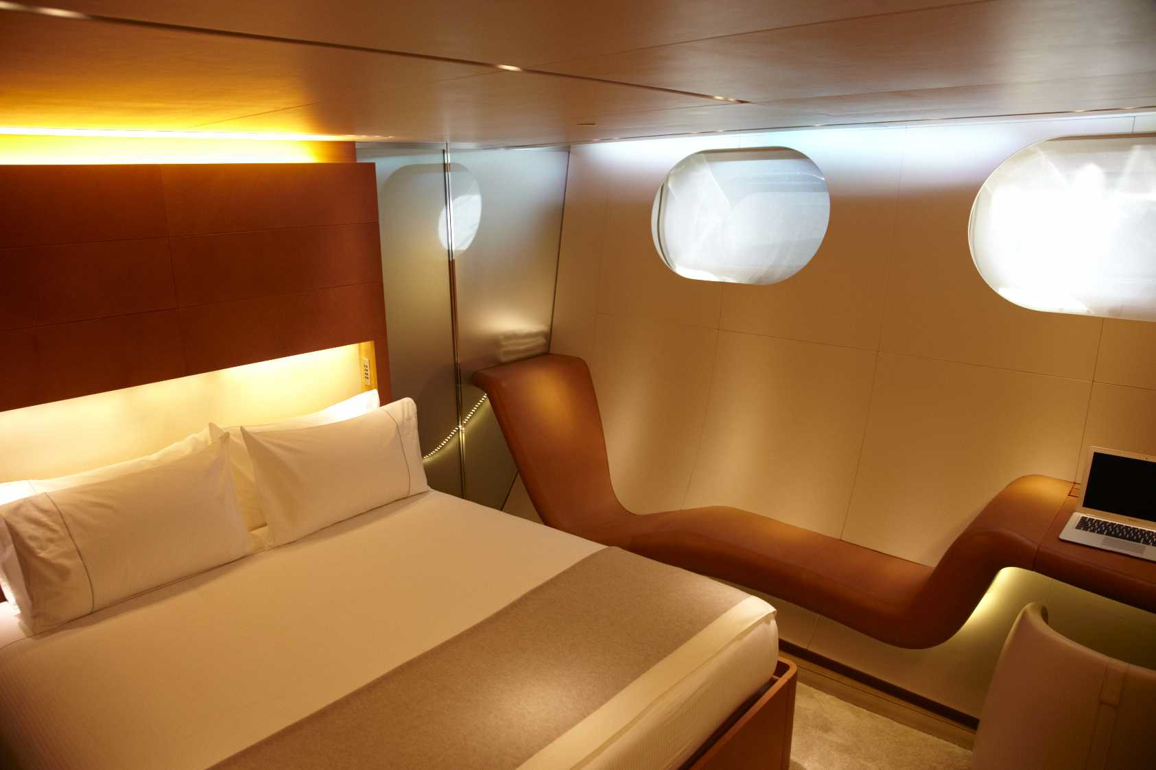 Yacht PANTHALASSA by Perini Navi - Dusk  - Double cabin detail.jpg