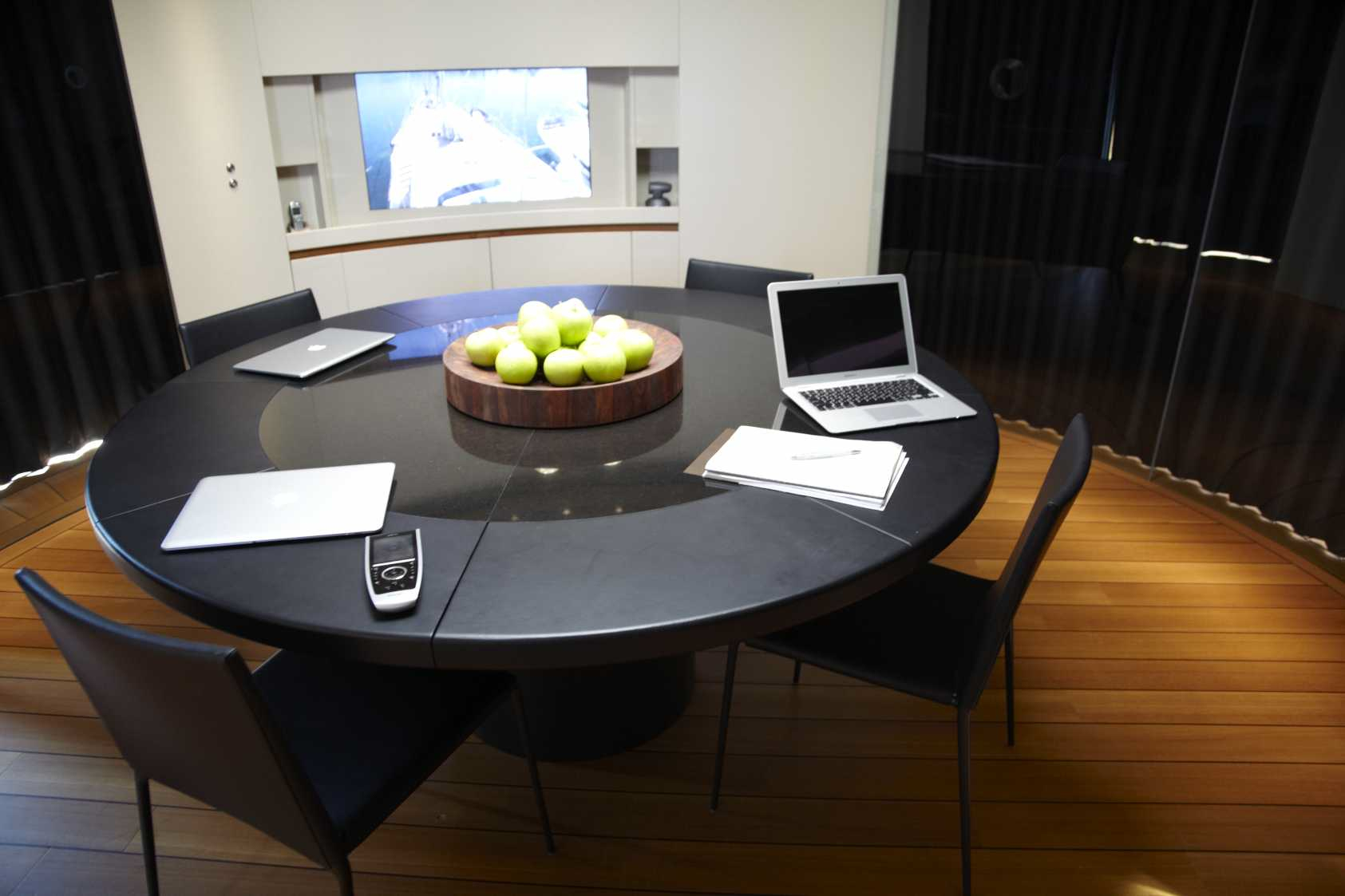 Yacht PANTHALASSA by Perini Navi - Dusk  - Interior table.jpg
