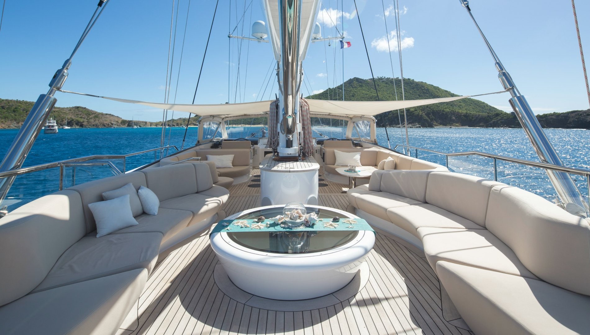 Yacht PANTHALASSA by Perini Navi - Sundeck.jpg