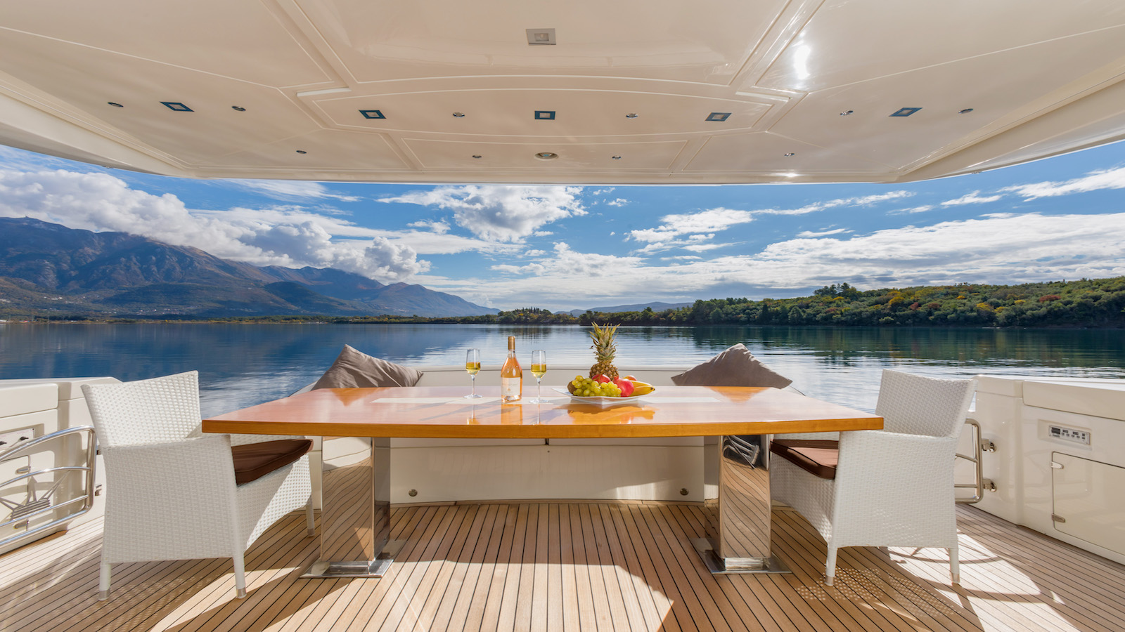 aft deck with table for alfresco dining.jpg