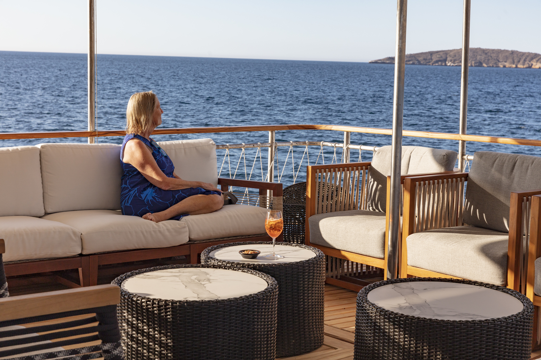 al fresco lounge.jpg