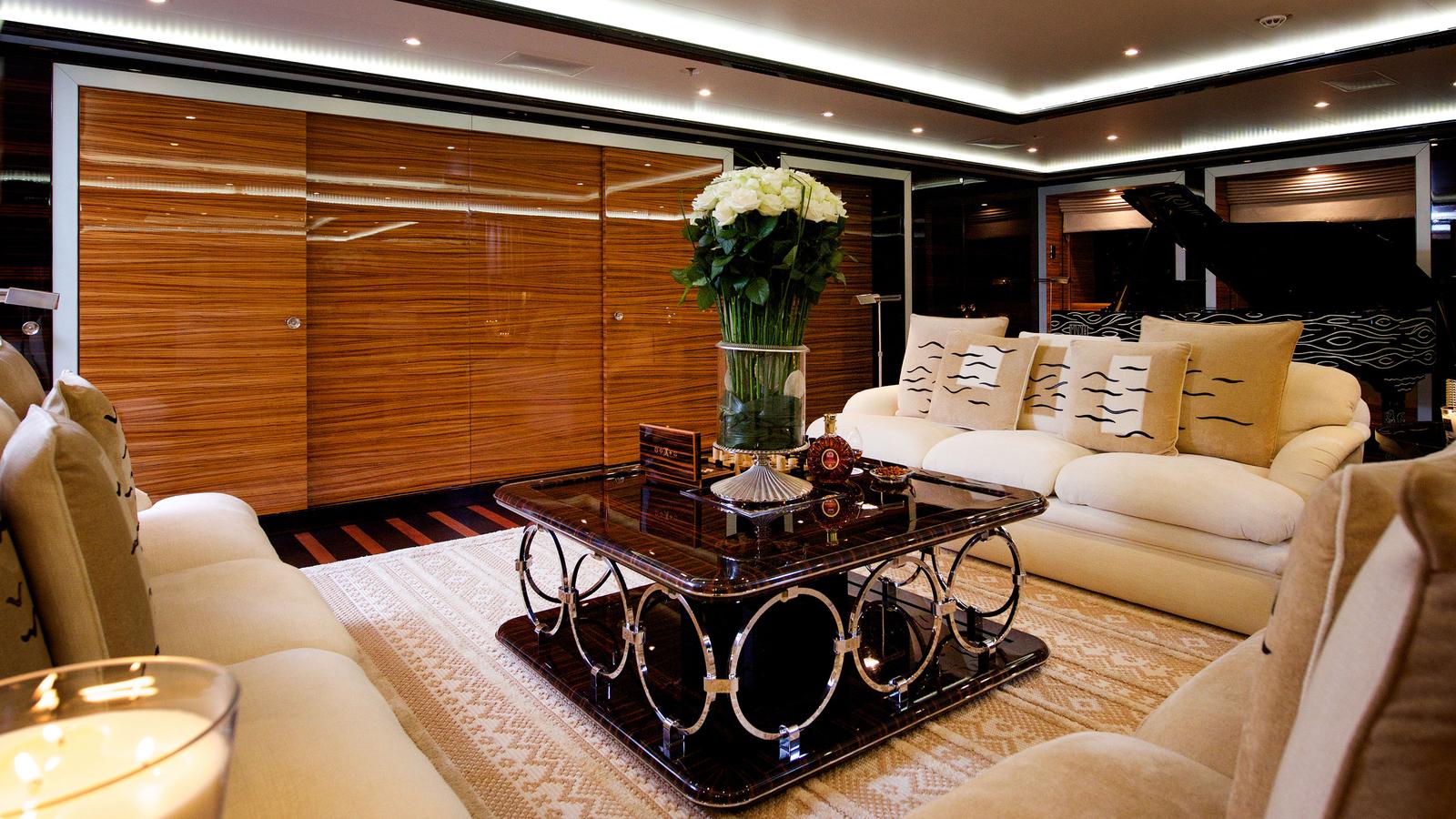 alfa-nero-oceanco seating detail.jpg