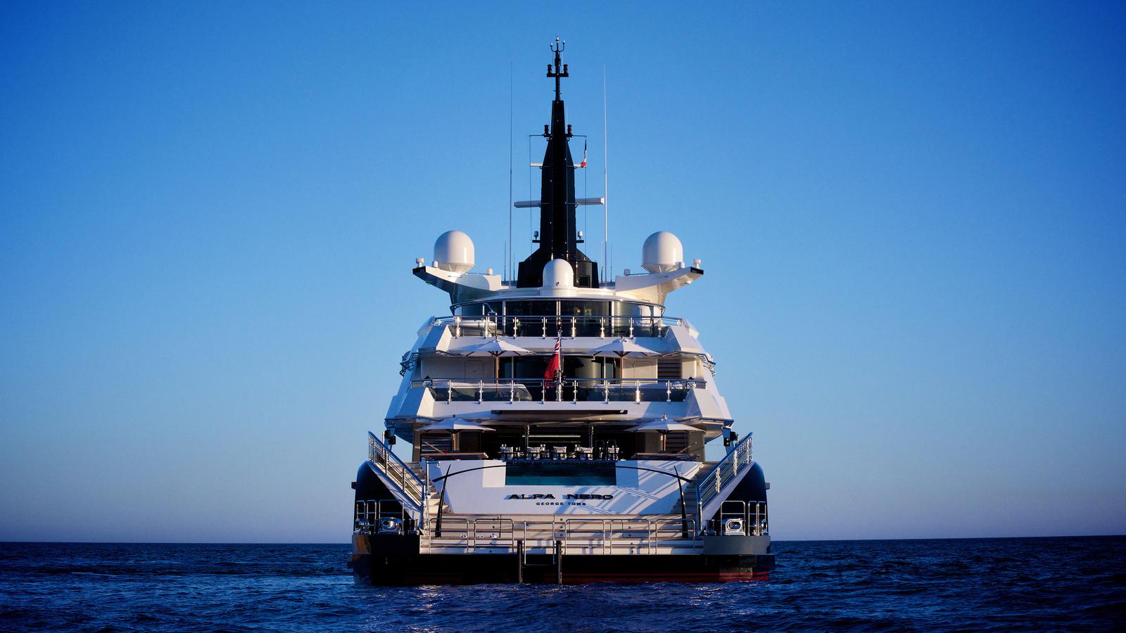 alfa-nero-oceanco-aft.jpg