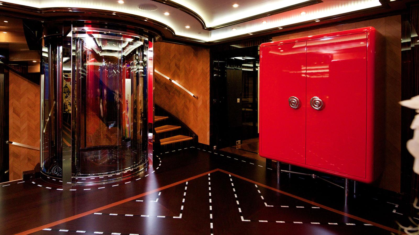 alfa-nero-oceanco-lift.jpg
