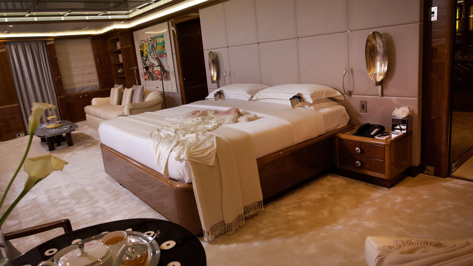 alfa-nero-oceanco-master cabin.jpg