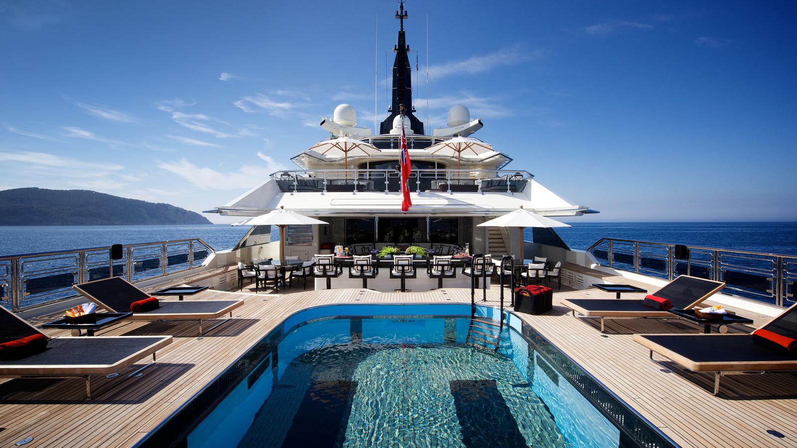 alfa-nero-oceanco-pool 2.jpg