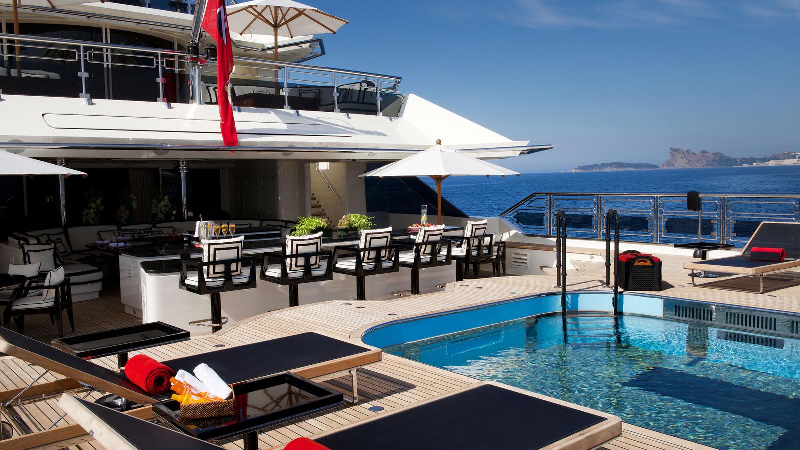 alfa-nero-oceanco-pool.jpg