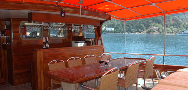 alfresco dining.jpg