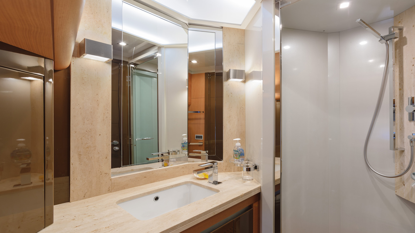 bathroom .jpg