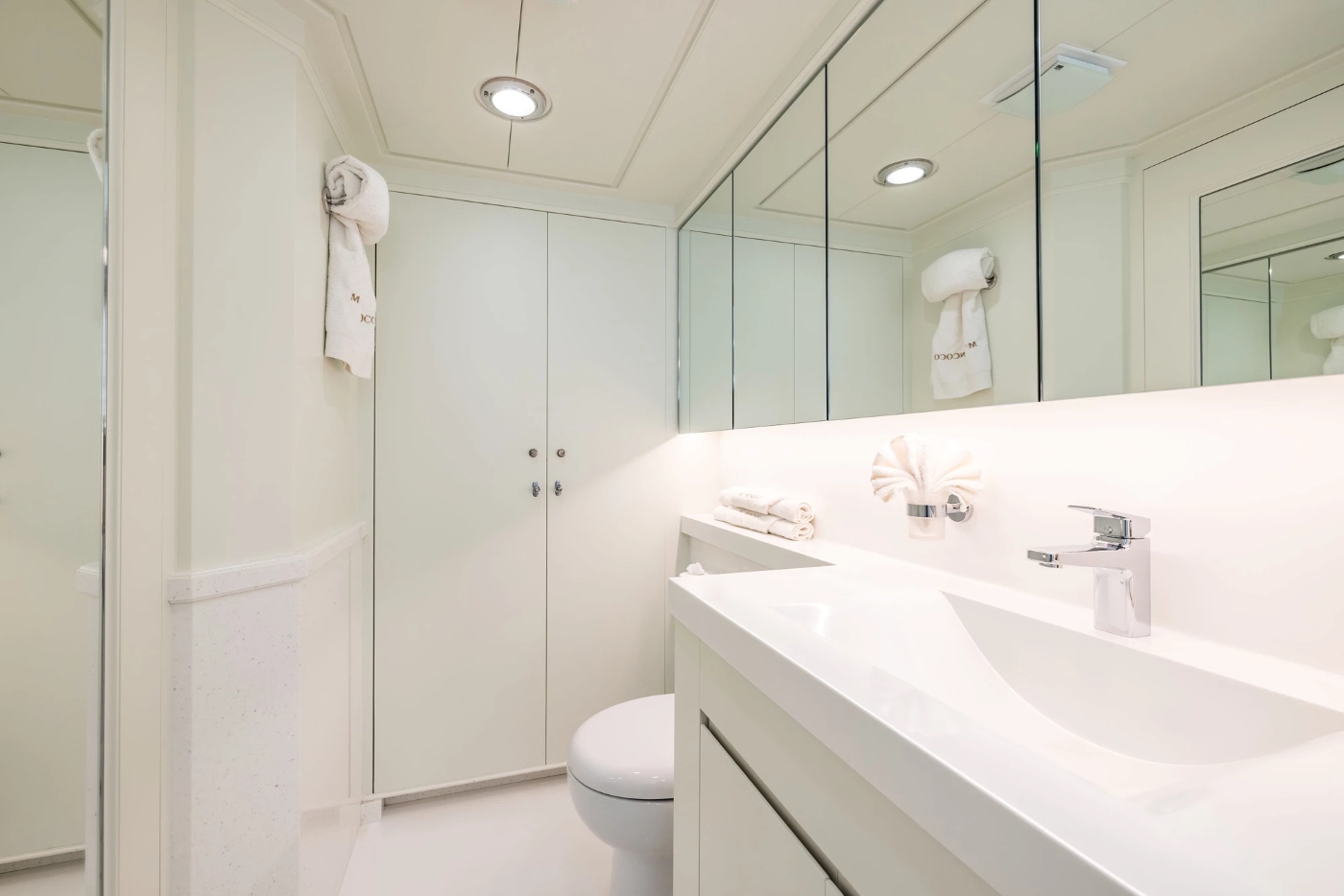 bathroom area .jpg