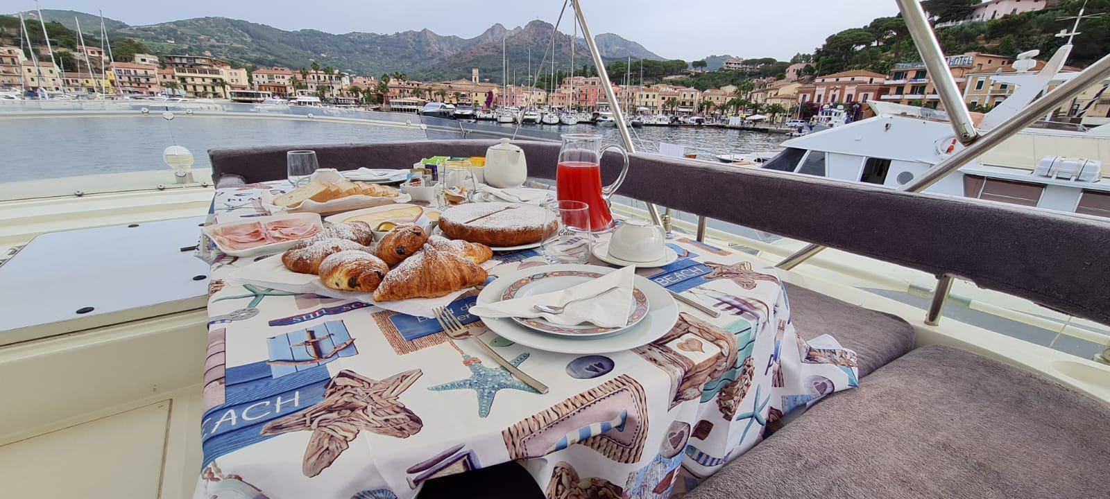 breakfast set up.jpg