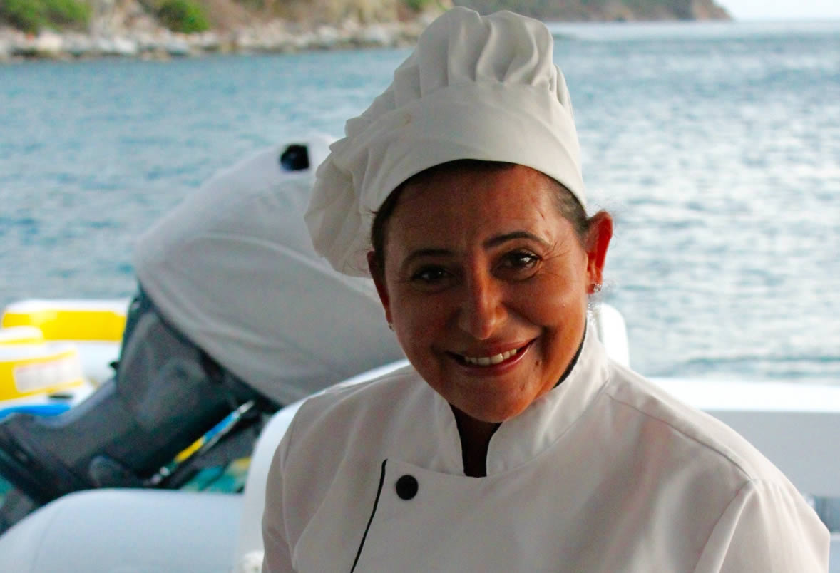 chef-carla-charter-catamaran-avalon_002.jpg