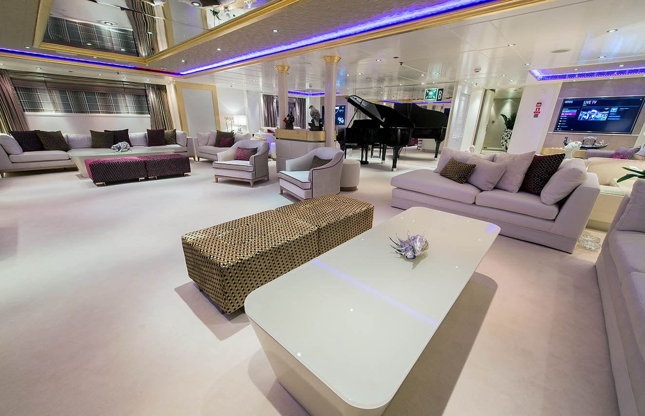 comfortable salon.jpg