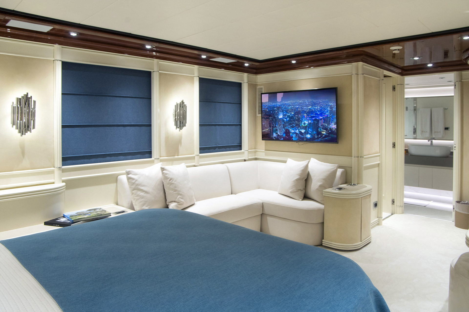 double cabin seatin g.jpg