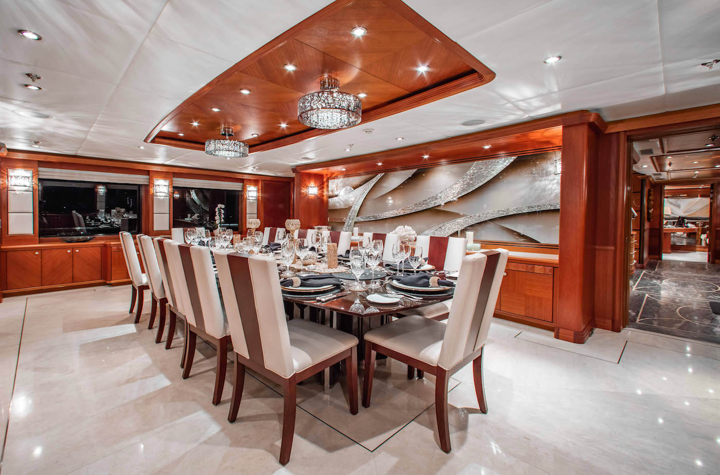 elegant dining area.jpg
