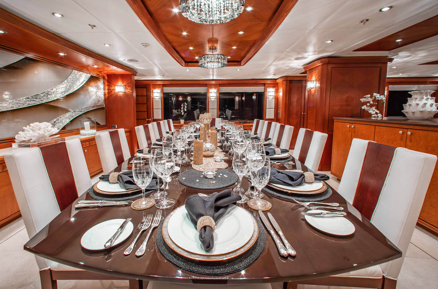 elegant dining set up .jpg