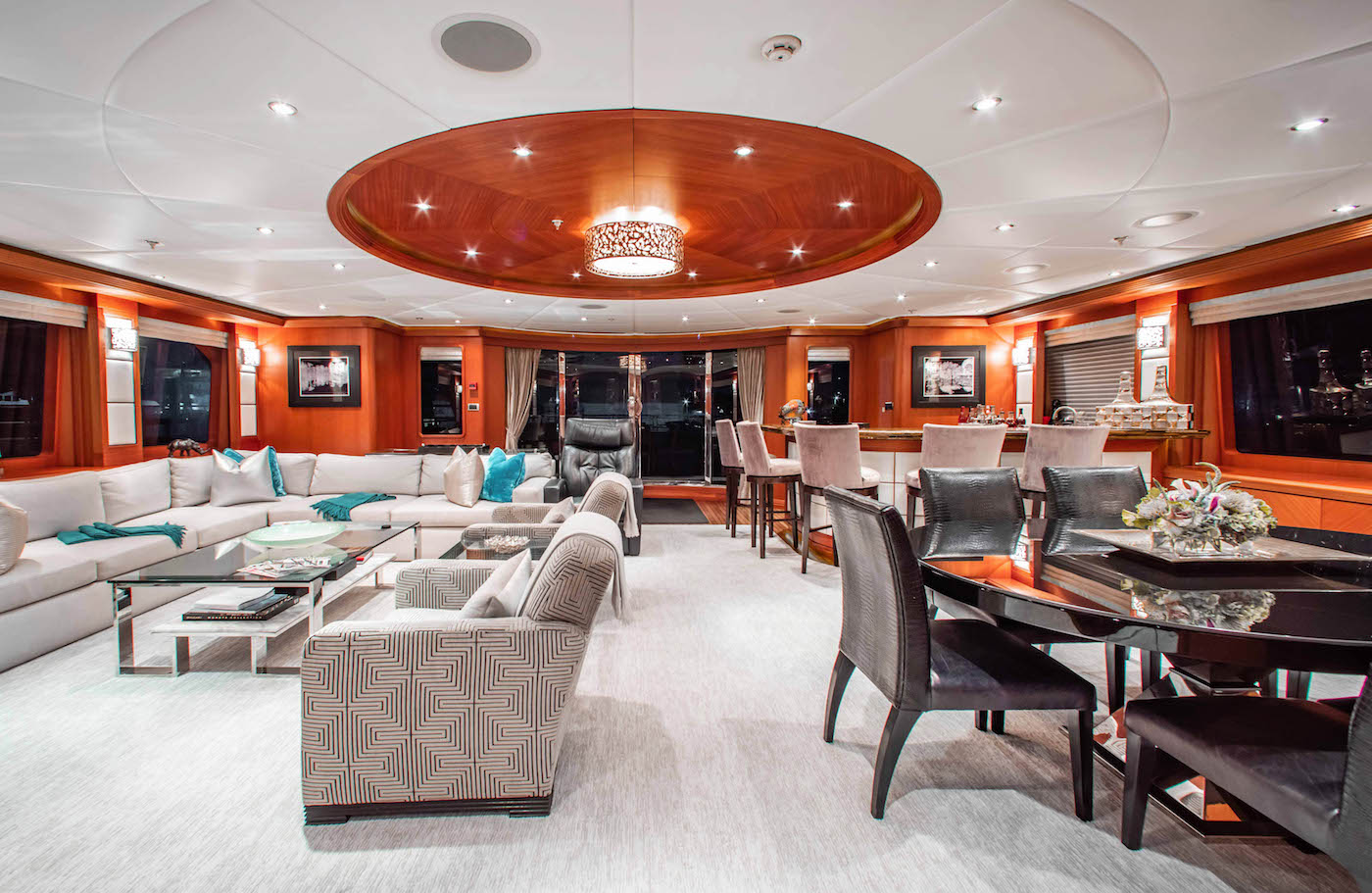 elegant main saloon.jpg