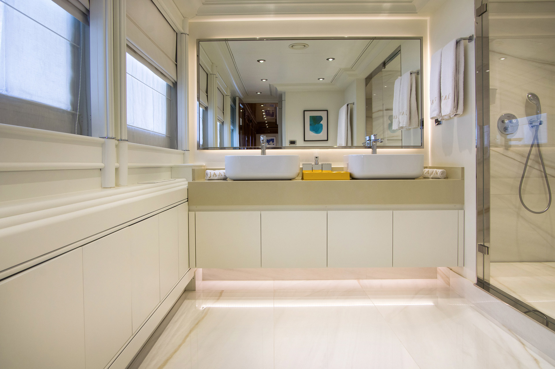 ensuite bathroom. .jpg